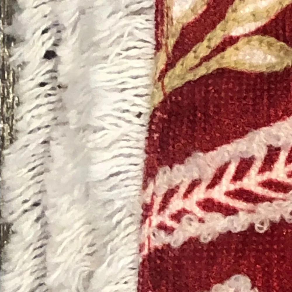 Christmas Placemats Red Beige Floral Embroidered Fringe Set of‎ 4 12x18